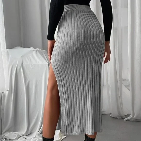 Grey Button Split Knit Skirt in L - Picture 2 of 3